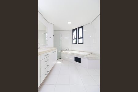 Apartamento à venda com 330m², 4 quartos e 3 vagasSuíte Principal - Banheiro