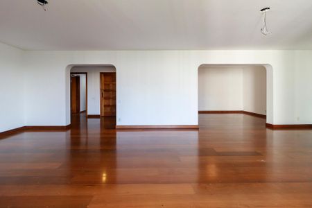Apartamento à venda com 330m², 4 quartos e 3 vagasSala