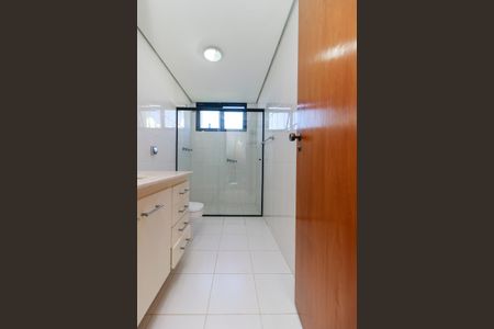 Apartamento à venda com 330m², 4 quartos e 3 vagasSuíte 1 - Banheiro