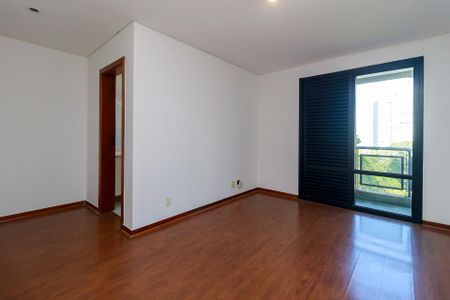 Apartamento à venda com 330m², 4 quartos e 3 vagasSuíte 1