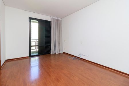 Apartamento à venda com 330m², 4 quartos e 3 vagasSuíte 3