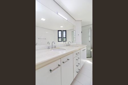 Apartamento à venda com 330m², 4 quartos e 3 vagasSuíte Principal - Banheiro