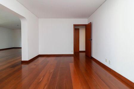 Apartamento à venda com 330m², 4 quartos e 3 vagasSala