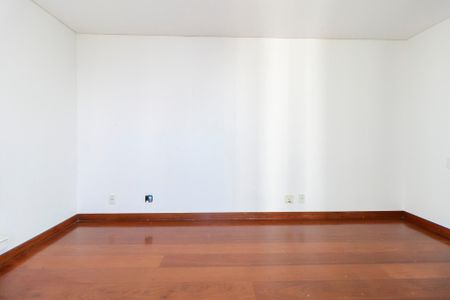 Apartamento à venda com 330m², 4 quartos e 3 vagasSala