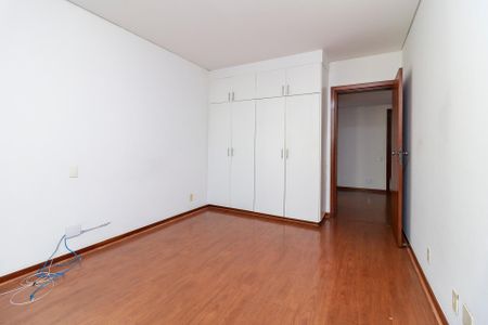 Apartamento à venda com 330m², 4 quartos e 3 vagasSuíte 3