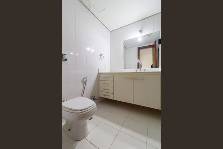 Apartamento à venda com 330m², 4 quartos e 3 vagasSuíte 2 - Banheiro