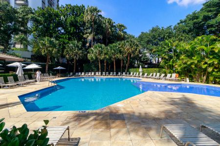 Apartamento à venda com 330m², 4 quartos e 3 vagasPiscina