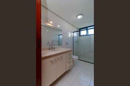 Apartamento à venda com 330m², 4 quartos e 3 vagasSuíte 1 - Banheiro
