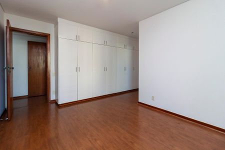 Apartamento à venda com 330m², 4 quartos e 3 vagasSuíte 1