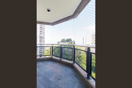 Apartamento à venda com 330m², 4 quartos e 3 vagasSuíte 2