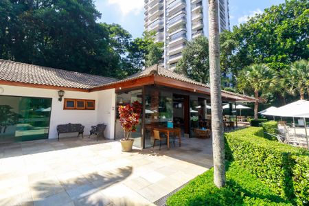 Apartamento à venda com 330m², 4 quartos e 3 vagasrestaurante