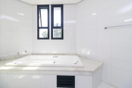 Apartamento à venda com 330m², 4 quartos e 3 vagasSuíte Principal - Banheiro