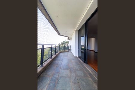 Apartamento à venda com 330m², 4 quartos e 3 vagasSala - Varanda