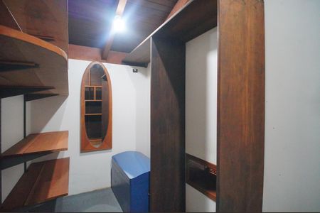 Casa à venda com 300m², 5 quartos e 2 vagasCloset