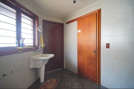 Casa à venda com 300m², 5 quartos e 2 vagasÁrea de Serviço