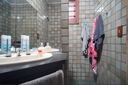 Casa à venda com 300m², 5 quartos e 2 vagasBanheiro