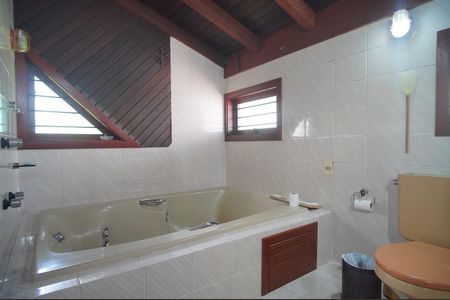 Casa à venda com 300m², 5 quartos e 2 vagasBanheiro da Suíte