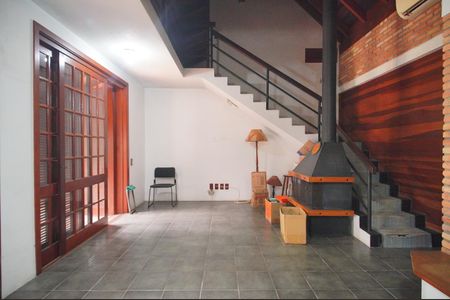 Casa à venda com 300m², 5 quartos e 2 vagasSala