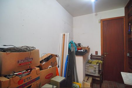 Casa à venda com 300m², 5 quartos e 2 vagasDespensa