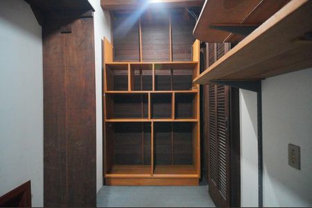 Casa à venda com 300m², 5 quartos e 2 vagasCloset