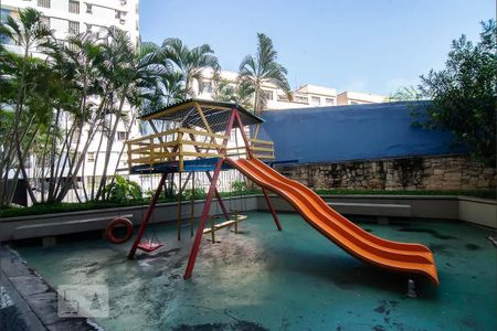 Apartamento à venda com 80m², 2 quartos e 1 vagaÁrea comum