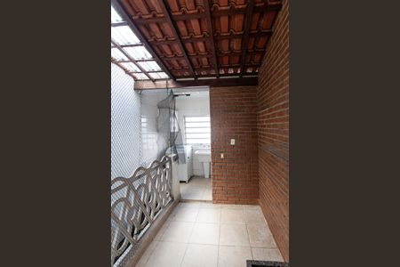 Casa à venda com 100m², 2 quartos e 1 vagaÁrea de Serviço