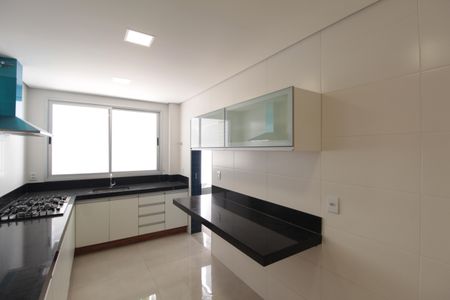 Apartamento à venda com 139m², 3 quartos e 3 vagasCozinha e Área de Serviço