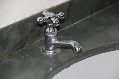 Casa de condomínio para alugar com 630m², 3 quartos e 3 vagasedícula