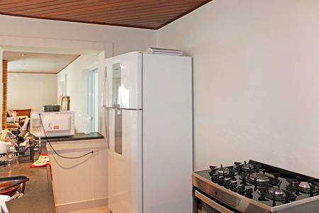 Casa de condomínio para alugar com 630m², 3 quartos e 3 vagasedícula