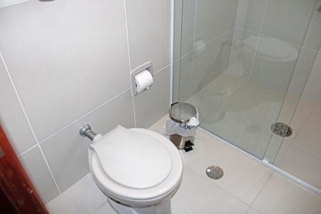 Casa de condomínio para alugar com 630m², 3 quartos e 3 vagasedícula