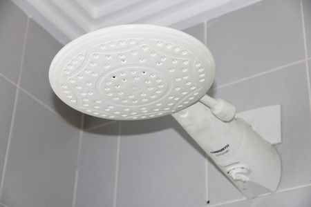 Casa de condomínio para alugar com 630m², 3 quartos e 3 vagasedícula