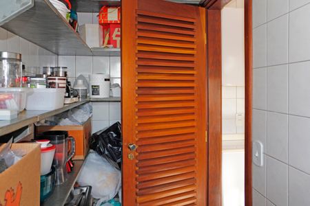 Casa de condomínio para alugar com 630m², 3 quartos e 3 vagasDespensa