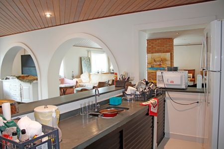 Casa de condomínio para alugar com 630m², 3 quartos e 3 vagasedícula