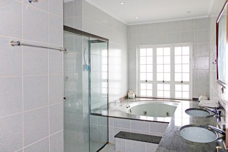 Casa de condomínio para alugar com 630m², 3 quartos e 3 vagasBanheiro do Quarto 2