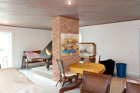 Casa de condomínio para alugar com 630m², 3 quartos e 3 vagasedícula