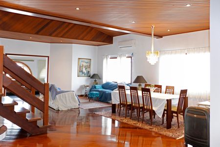 Casa de condomínio para alugar com 630m², 3 quartos e 3 vagasSala 