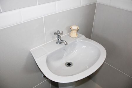 Casa de condomínio para alugar com 630m², 3 quartos e 3 vagasedícula