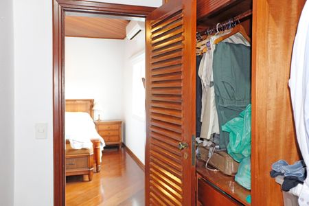 Casa de condomínio para alugar com 630m², 3 quartos e 3 vagasQuarto 2