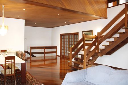 Casa de condomínio para alugar com 630m², 3 quartos e 3 vagasSala 