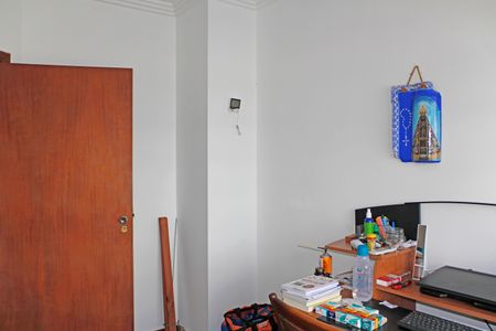 Casa de condomínio para alugar com 630m², 3 quartos e 3 vagasEscritório