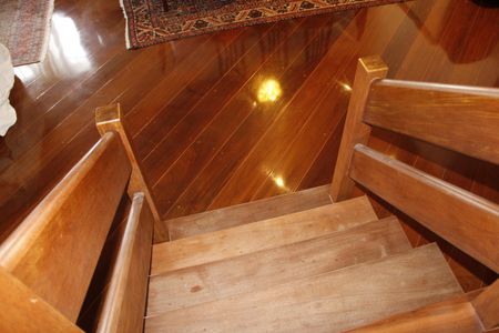 Casa de condomínio para alugar com 630m², 3 quartos e 3 vagasEscada