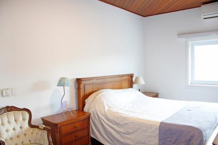 Casa de condomínio para alugar com 630m², 3 quartos e 3 vagasQuarto 2