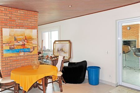 Casa de condomínio para alugar com 630m², 3 quartos e 3 vagasedícula