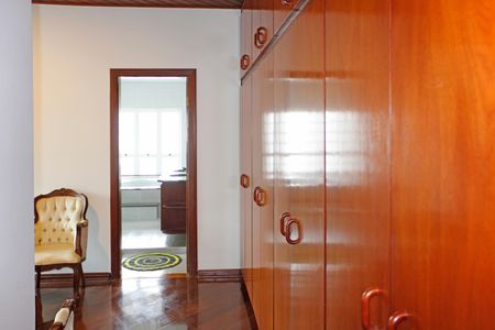 Casa de condomínio para alugar com 630m², 3 quartos e 3 vagasBanheiro do Quarto 1