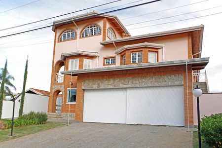 Casa de condomínio para alugar com 630m², 3 quartos e 3 vagasFachada