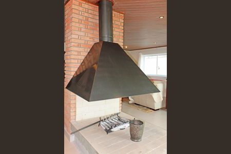 Casa de condomínio para alugar com 630m², 3 quartos e 3 vagasedícula