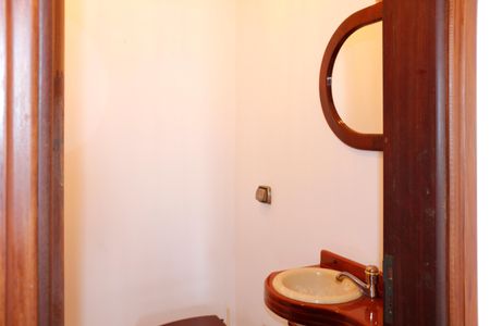 Casa de condomínio para alugar com 630m², 3 quartos e 3 vagasLavabo