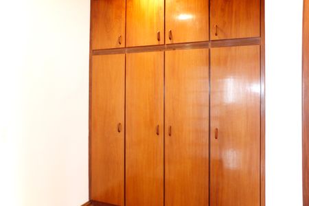 Casa de condomínio para alugar com 630m², 3 quartos e 3 vagasEscritório 2