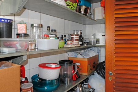 Casa de condomínio para alugar com 630m², 3 quartos e 3 vagasDespensa