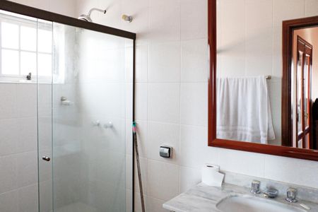 Casa de condomínio para alugar com 630m², 3 quartos e 3 vagasBanheiro do Quarto 3